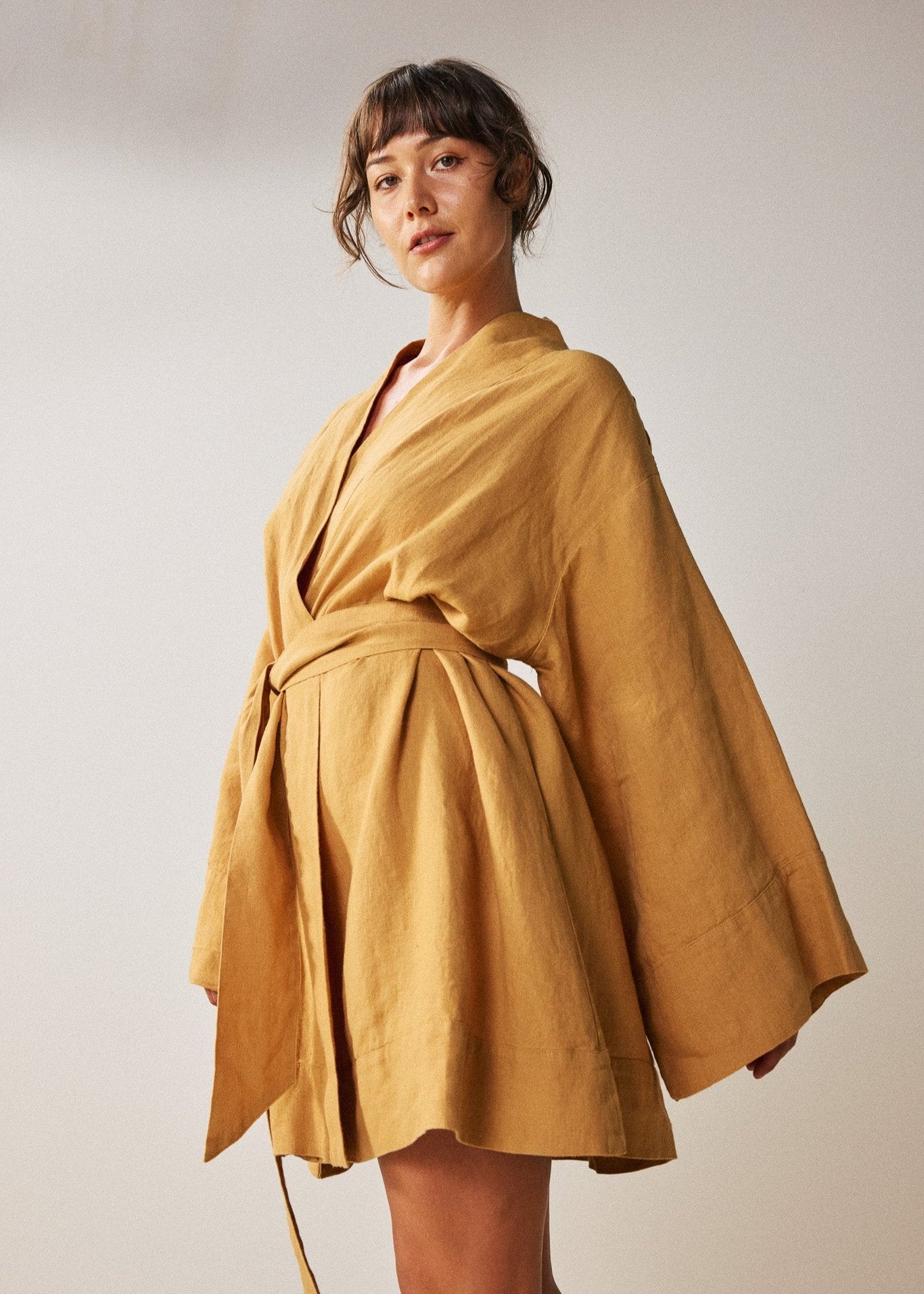 Isabella-V-premium-french-linen-kimono-front